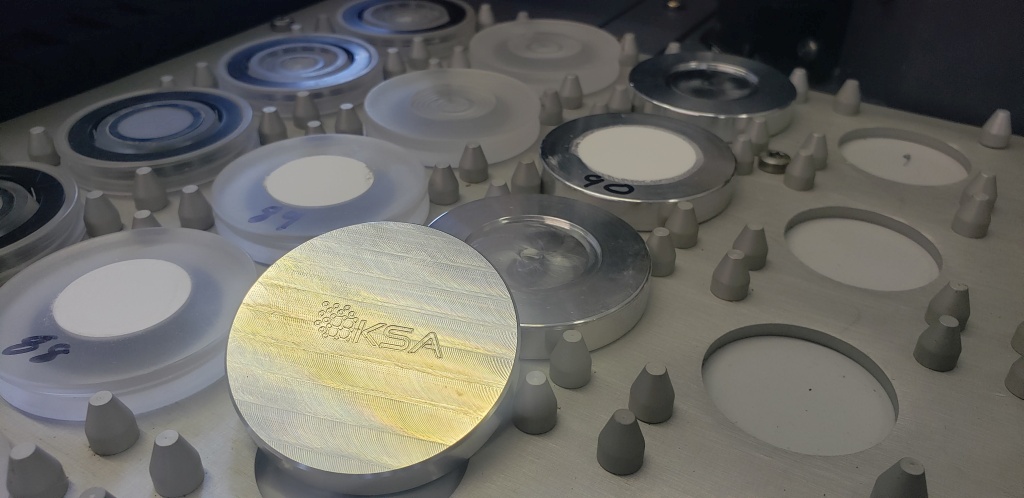 PMMA vs Aluminum sample holders